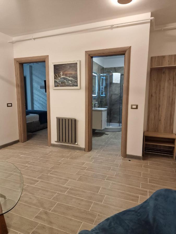 Livia Apartment Navodari Luaran gambar