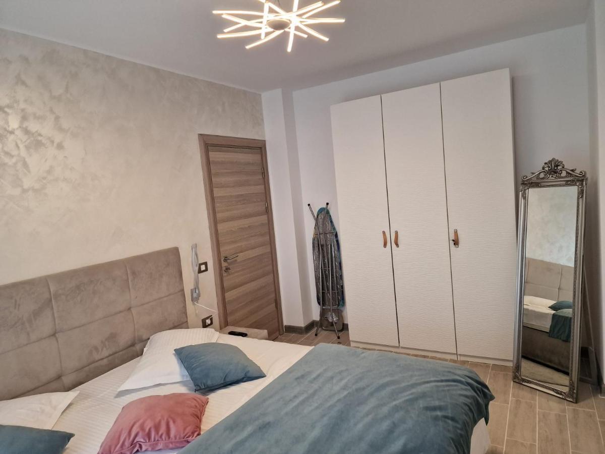 Livia Apartment Navodari Luaran gambar